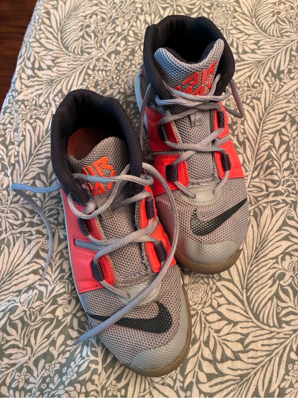 Nike Big Kids' Gray and orange Air Max basketball Sneakers